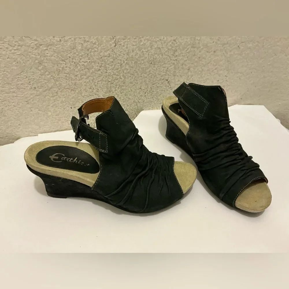 Earthies Bonaire Too black suede sling back Size 8.5 B